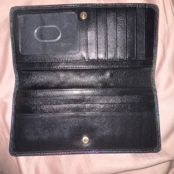 Brahmin Iridescent Crocodile Embossed wallet - Picture 4 of 14